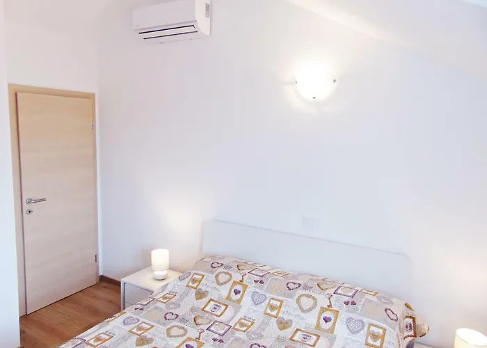Luna Appartement Postira