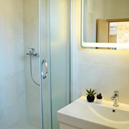 Apartment Luna Postira