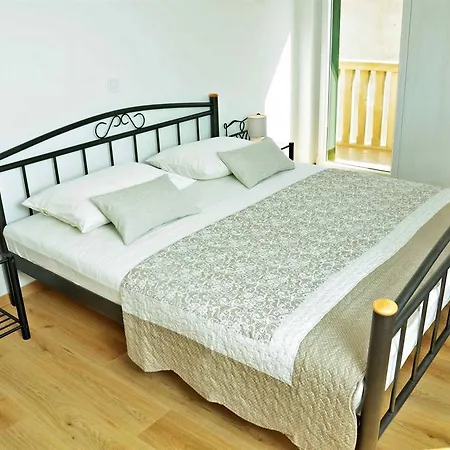 Luna Apartment *